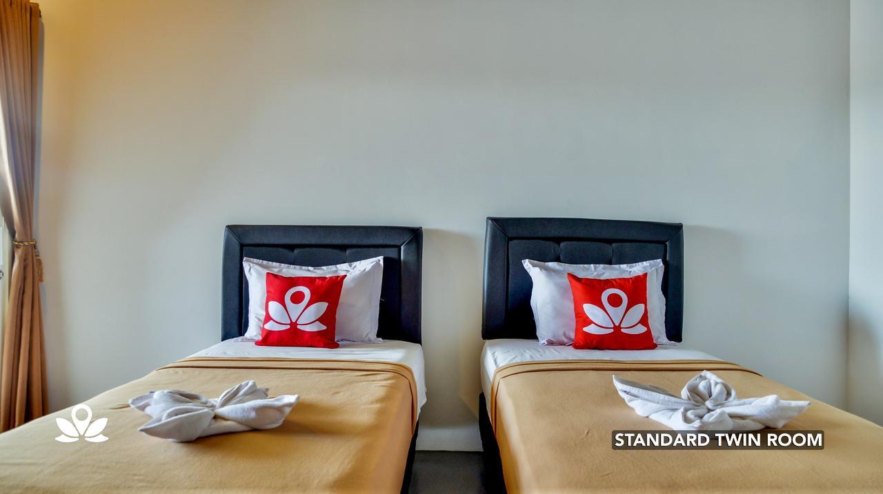 Ndalem Sorogenen Guesthouse Yogyakarta Exterior foto